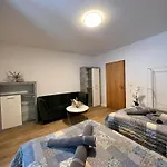 Apartment Louis Hirsch