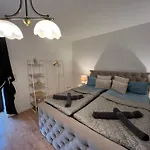 Apartment Louis Hirsch