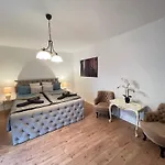 Louis Hirsch Apartment *