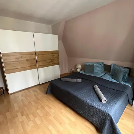 Louis Hirsch Apartman *