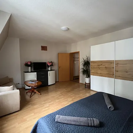 Apartman Louis Hirsch