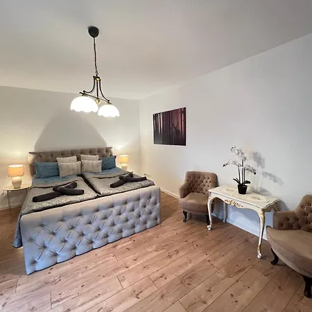 Louis Hirsch Apartmán *